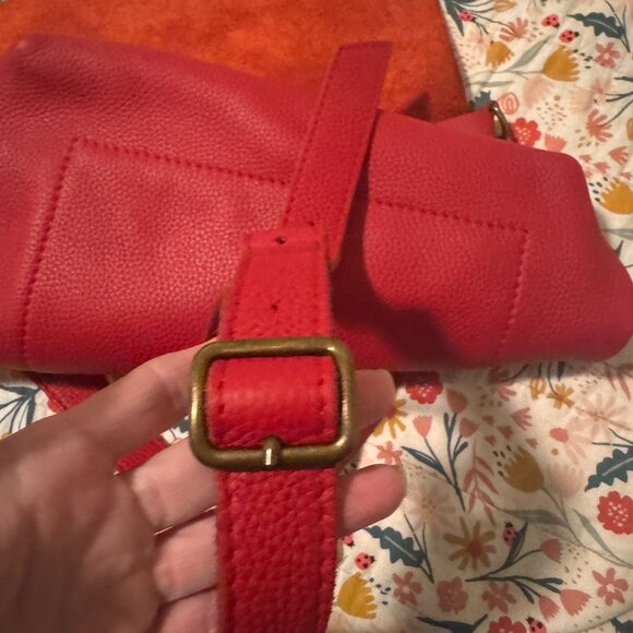 Red Leather Cross Bag Handmade in Spain - Picture 4 of 6